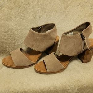 CUTE Suede Toms Sandals